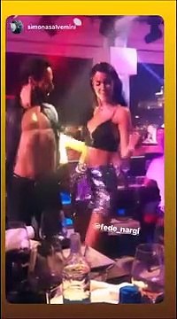 Federica Nargi sensualissima ad Ibiza: l'ex velina scatenata in vacanza