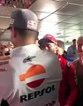 MotoGp - Il commovente abbraccio di Lorenzo con Dovizioso e Dall'Igna dopo l'annuncio del suo ritiro