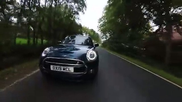 Divertimento alla guida senza limiti: la Nuova MINI Cabrio Sidewalk