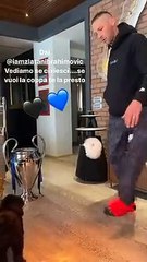 'StayAtHome' challenge, Materazzi palleggia con la carta igienica e punge Ibrahimovic