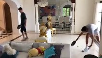 Coronavirus - Djokovic e il tennis durante la qurantena: gioca in salotto con le padelle!
