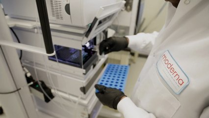Vacuna de Moderna contra COVID-19 produce una "robusta respuesta inmune"