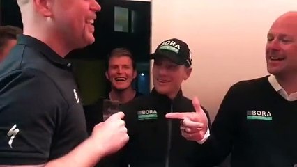 Giro d'Italia - I festeggiamenti in casa Bora per la vittoria di Bennett sono da... urlo