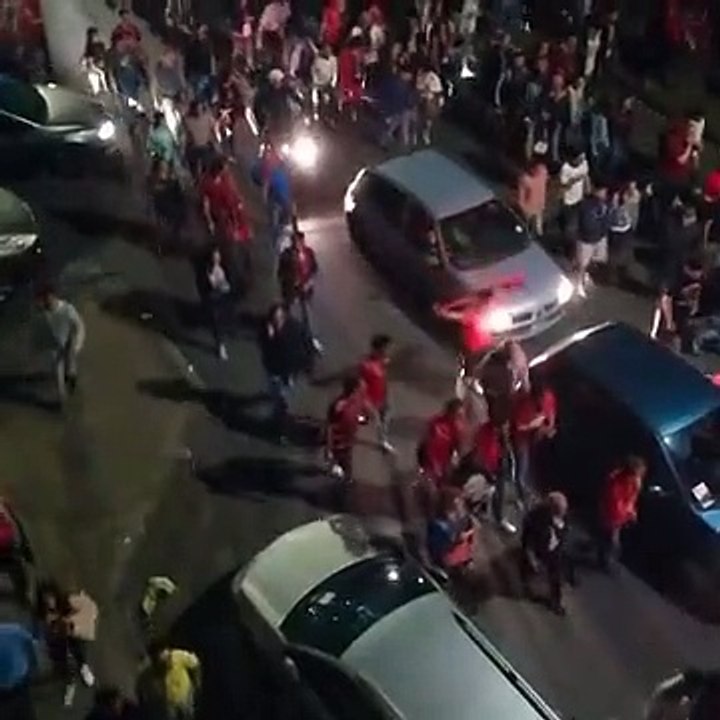 Tutta Cosenza in delirio, notte 'di passione' per la finale playoff