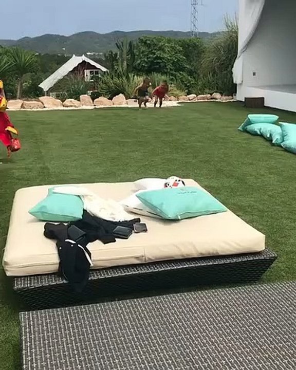 Il Papu Gomez scatenato in famiglia