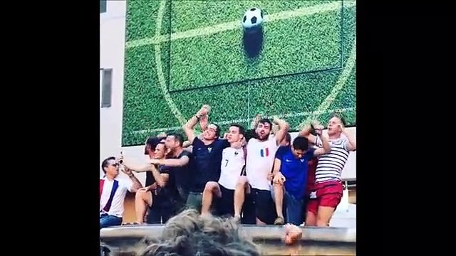 Tifosi francesi da scandalo a Roma: vandalizzata la fontana di Campo de' Fiori dopo la vittoria ai Mondiali di Russia 2018