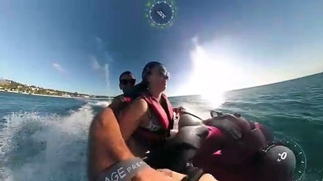 Nibali in vacanza con la moglie: il ciclista si diverte sulla moto ad acqua