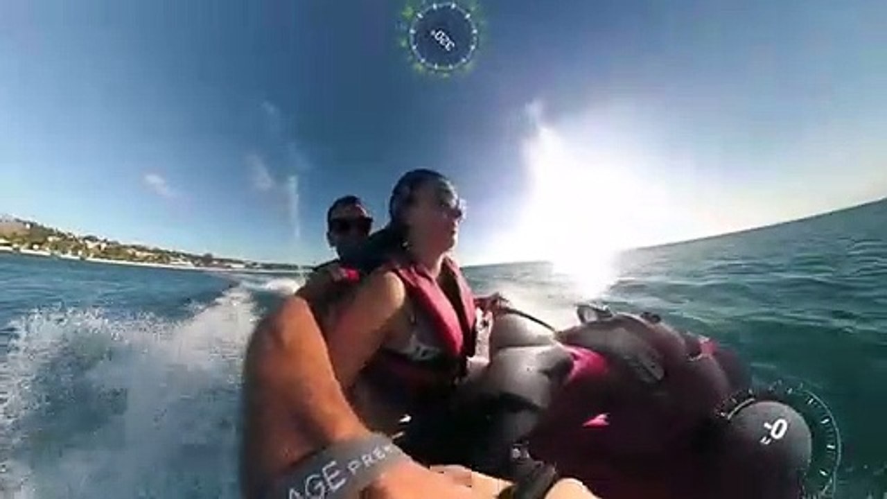 Nibali in vacanza con la moglie: il ciclista si diverte sulla moto ad acqua