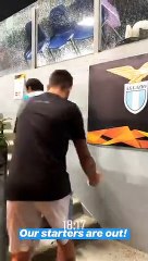 Lazio-Francoforte, l'ingresso in campo delle squadre