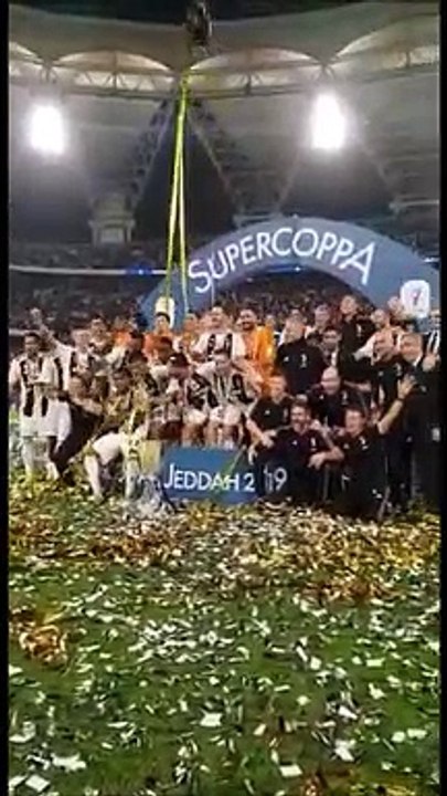 Supercoppa Italiana - Juventus pazza di gioia: i festeggiamenti di Cristiano Ronaldo e compagni