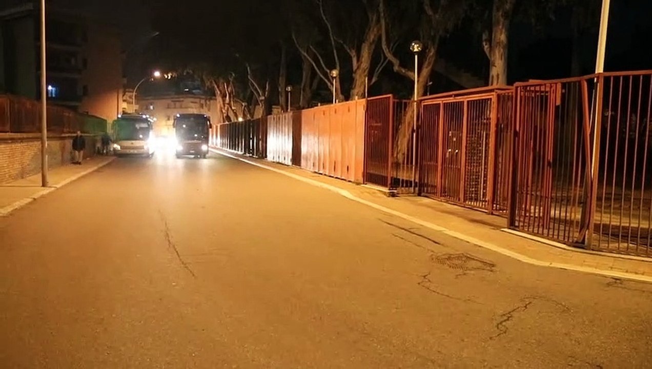 Reggio Calabria: arriva il nuovo pullman della Reggina allo stadio Granillo