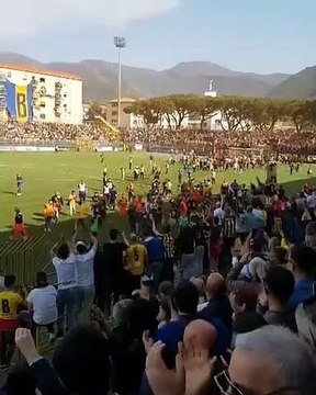 Juve Stabia, Ã¨ grande festa per la promozione in Serie B