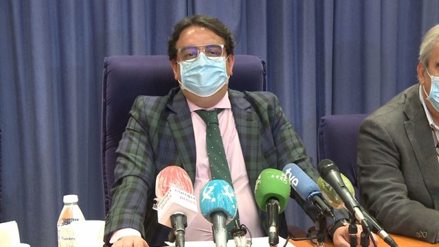 Consejero de Sanidad extremeño en rueda de prensa