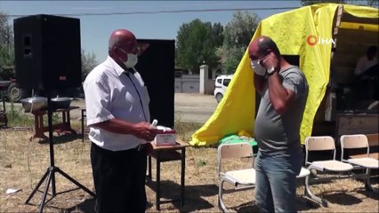 - Sosyal mesafeli halay