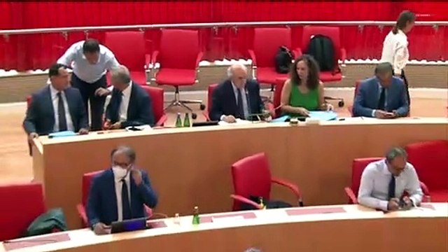 Bari, 4 proteste all'esterno della sede della Regione