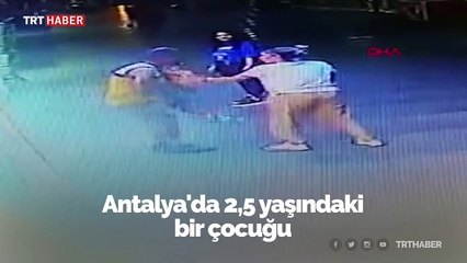 Kucağına aldığı çocuğu annesi gelince bırakan şüpheli tutuklandı