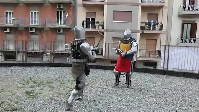 Reggio Calabria, combattimenti con le spade al Castello Aragonese