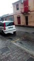 Messina, l'inciviltÃ  degli automobilisti in via Vecchia Paradiso: ecco le immagini registrate dal consigliere Cannistraci