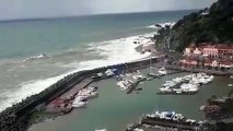 Maltempo, Tirreno in tempesta al porto di Maratea: gravi danni