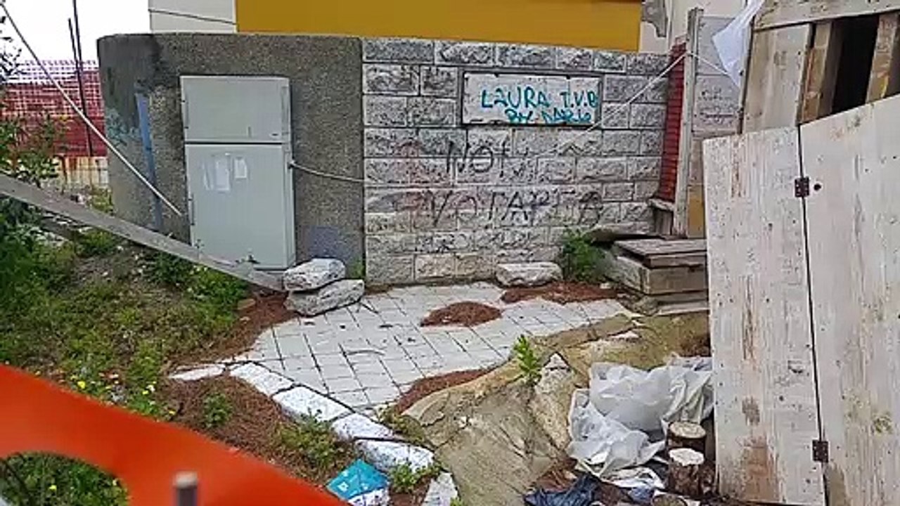 Reggio Calabria: degrado assoluto in via Reggio Campi