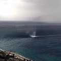 Messina, il momento in cui il tornado dallo Stretto si abbatte sul litorale di Pace