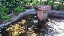 Perdita di acqua dalla fontanella di via Marina a Reggio Calabria, le immagini