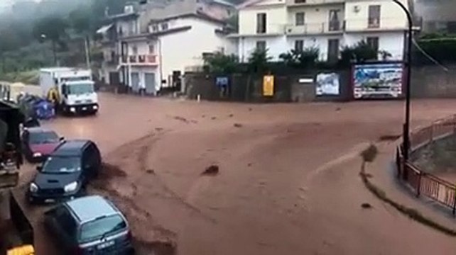 Maltempo in Calabria, violentissimo nubifragio a Nicotera: le immagini