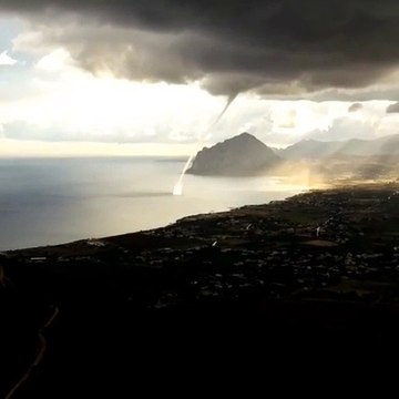 Maltempo in Sicilia, grosso tornado tra Erice e il Monte Cofano