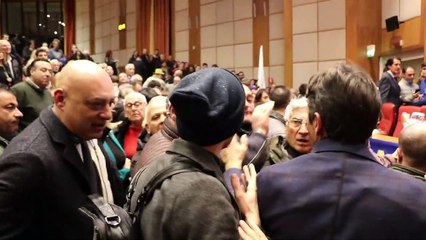 Salvini a Reggio Calabria, tafferuglio a Palazzo Campanella