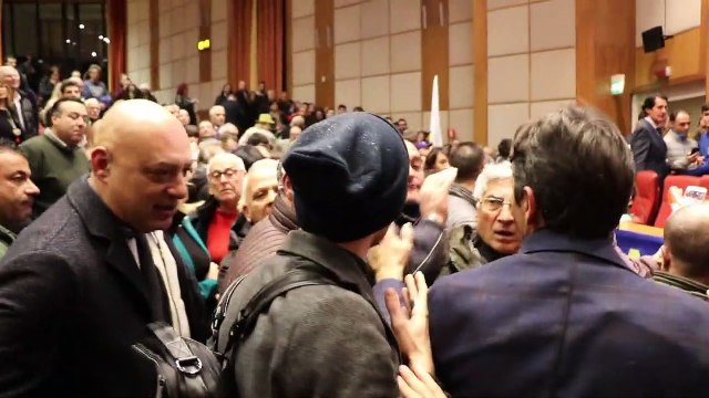 Salvini a Reggio Calabria, tafferuglio a Palazzo Campanella