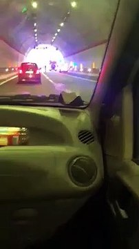 Reggio Calabria: auto in fiamme sull'A2, le immagini