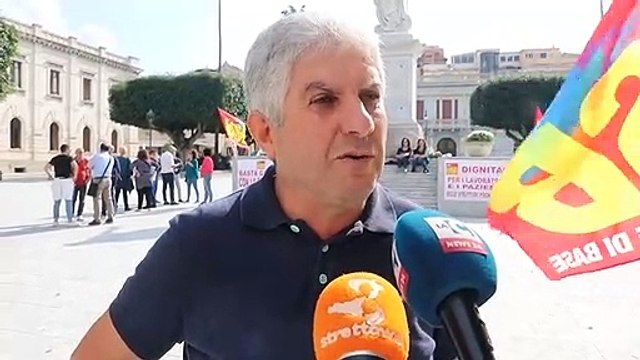 Strutture psichiatriche a Reggio Calabria: sit-in di protesta a Piazza Italia, intervista al portavoce dei lavoratori