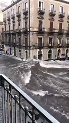 Maltempo a Catania, via Etnea diventa un fiume in piena dopo il nubifragio