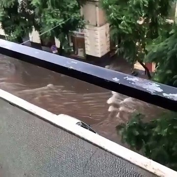 Maltempo, nubifragio a Catania: strade completamente allagate