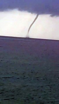 Maltempo Reggio Calabria, tromba marina nelle acque di Saline Joniche