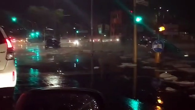Video Maltempo, Roma Prenestina dopo la violenta grandinata