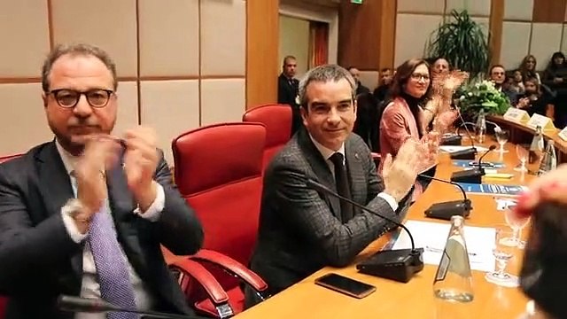 Reggio Calabria, Sala Calipari gremita per Forza Italia. Cannizzaro infiamma la platea: manderemo a casa FalcomatÃ