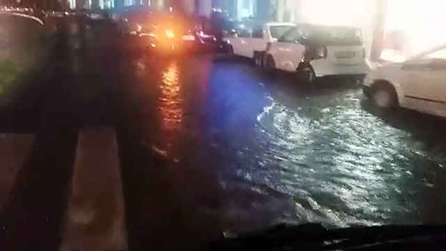 Maltempo a Messina: strada allagata sul viale della LibertÃ 