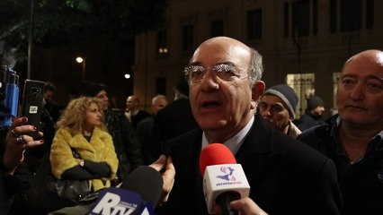Reggio Calabria, Eduardo Lamberti-Castronuovo a piazza Italia: "commosso da tutta questa gente qui nella notte di Natale"