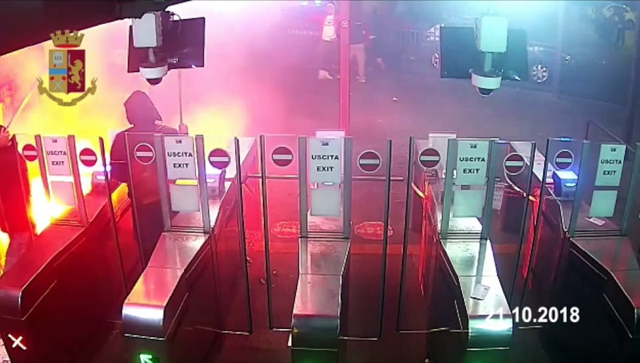 Messina, scontri tra tifosi agli imbarcaderi per Villa San Giovanni: 5 arresti, le immagini