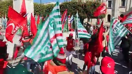 Download Video: Reggio Calabria: a Piazza Italia la manifestazione â€œFuori dal ghetto