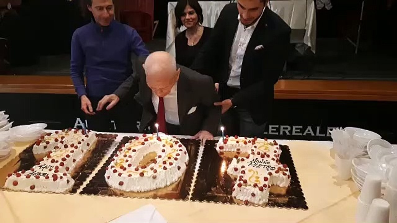 Messina, nonno Pietro spegne 107 candeline