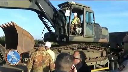Reggio Calabria, sgomberata la baraccopoli di San Ferdinando: ghetto raso al suolo in 48 ore