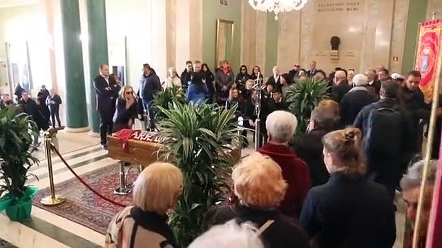 Reggio Calabria, la Camera ardente per Giacomo Battaglia al Teatro Cilea: cittÃ in lutto per l'artista