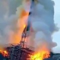 Enorme incendio devasta la Cattedrale di Notre Dame, crolla la guglia simbolo di Parigi