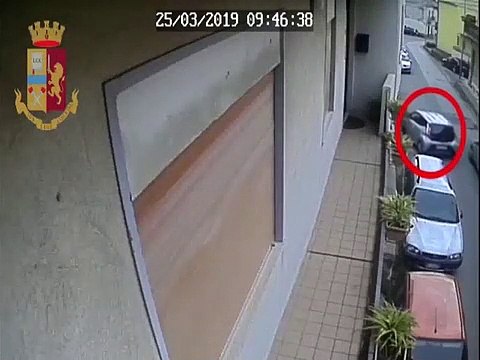 Messina, ruba soldi e gioielli con la scusa di levare il malocchio : arrestata 65enne
