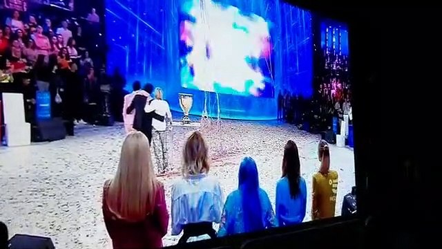 Alberto Urso vince Amici: Piazza Duomo in festa per il cantante di Messina