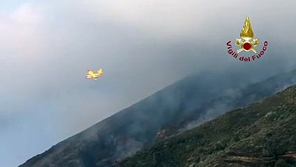 Eruzione Stromboli: in corso lo spegnimento degli ultimi focolai