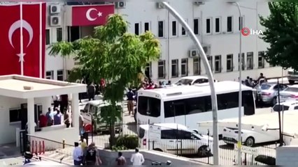 Eski başkan ile yeni başkanın yakınları birbirine girdi