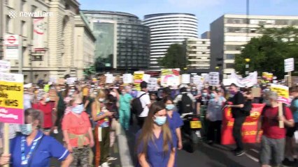 NHS workers march to Downing Street demanding pay rise